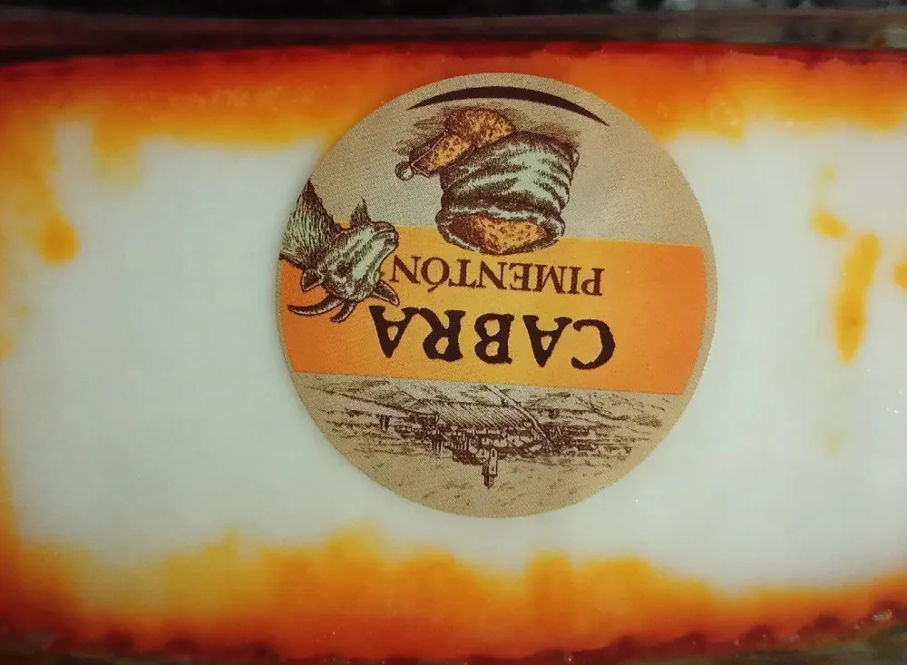 Queso de cabra al pimentón