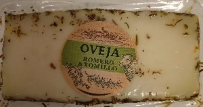 Queso de oveja con romero y tomillo