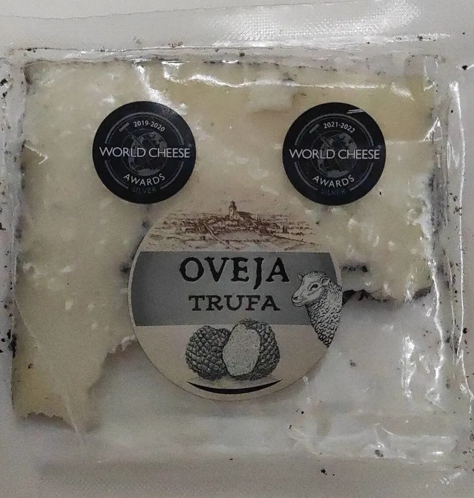 Queso de oveja curado graso con trufa