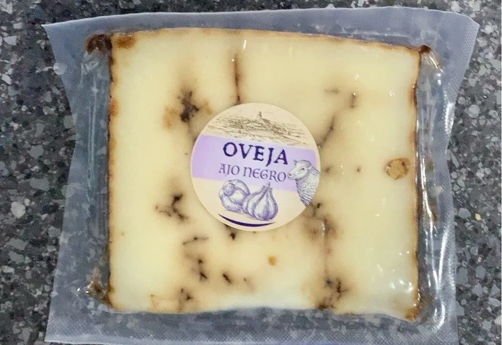 Queso oveja ajo negro