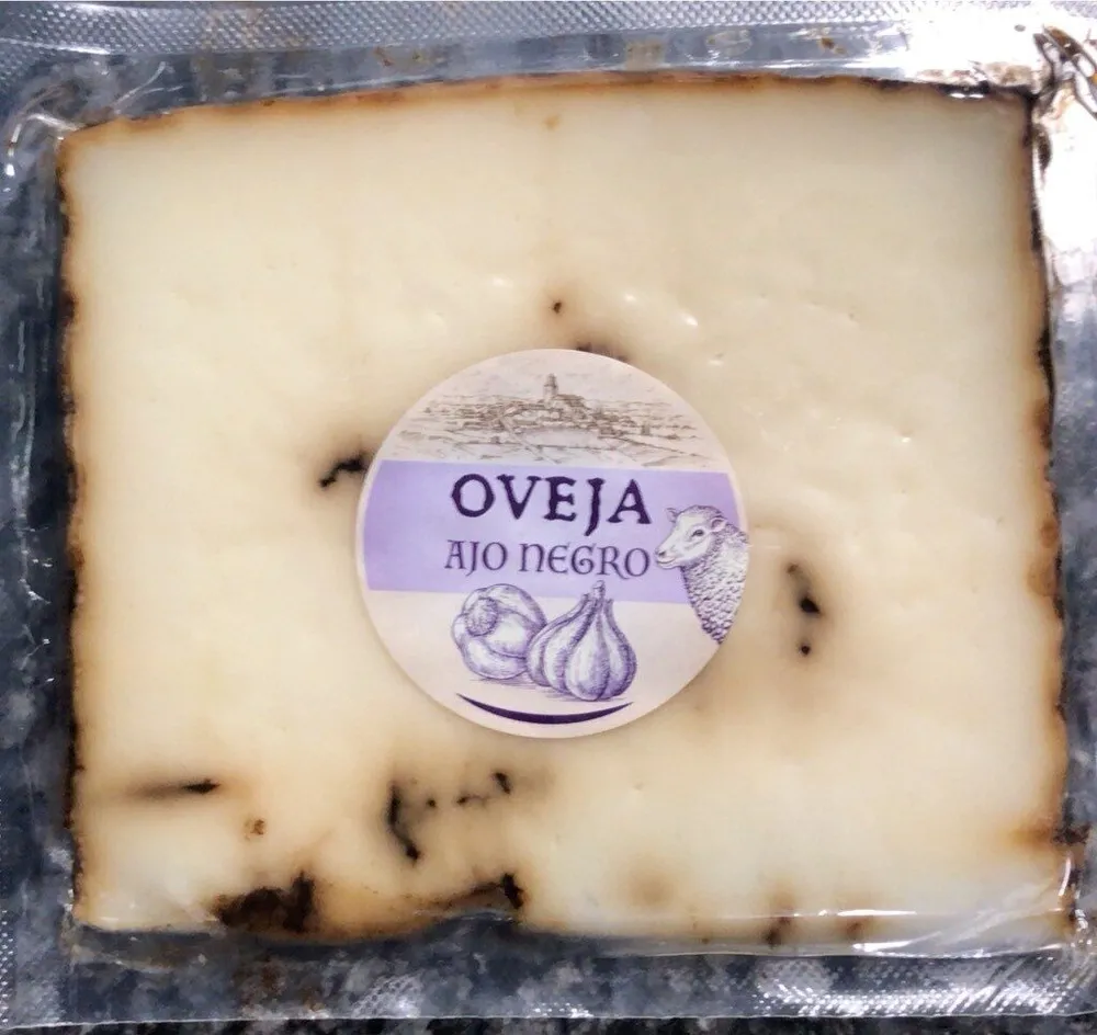 Queso curado de oveja con ajo negro