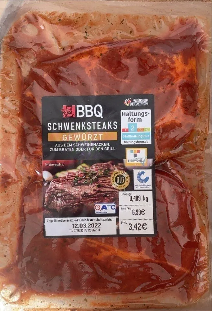 Schweinesteaks gewürzt