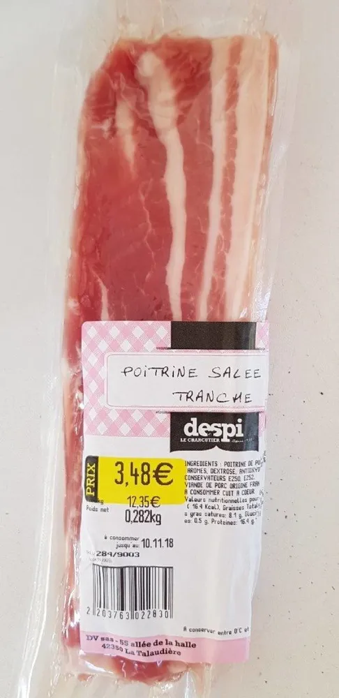 Poitrine salée en tranche