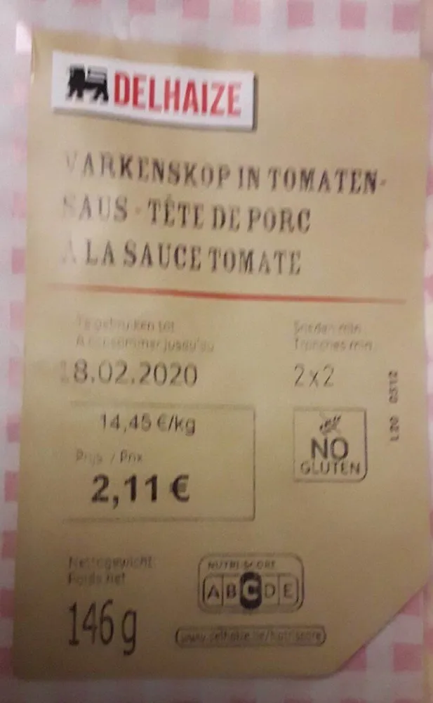 Tête de porc à la sauce tomate