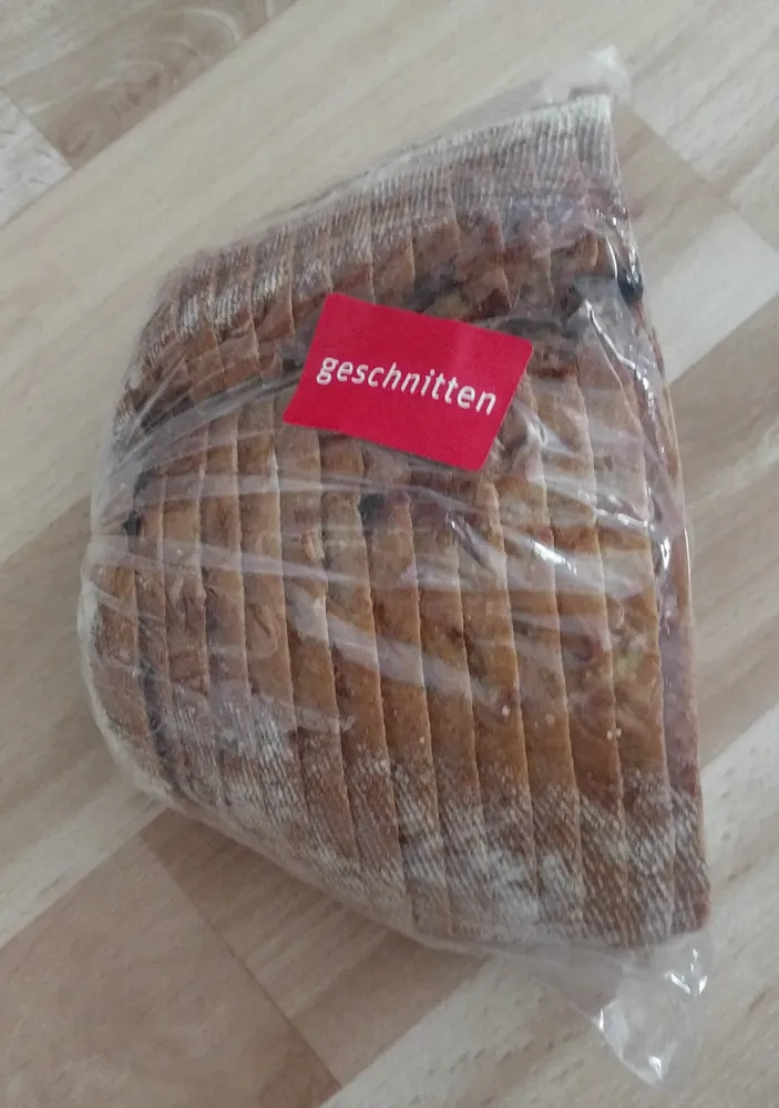 Zwiebelbrot geschnitten
