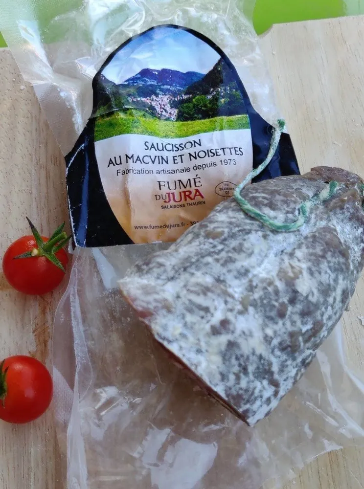 Saucisson Macvin et Noisettes