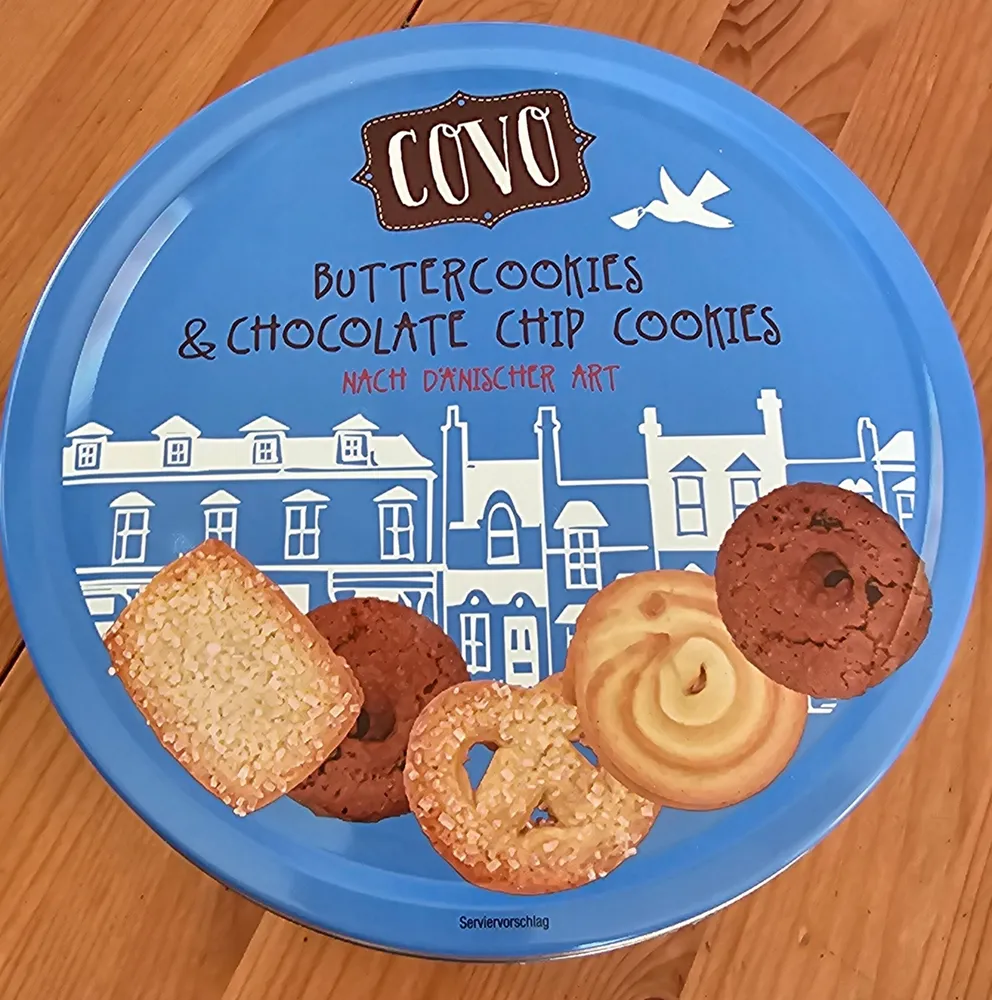BUTTERCOOKIES & CHOCOLATE CHIP COOKIES