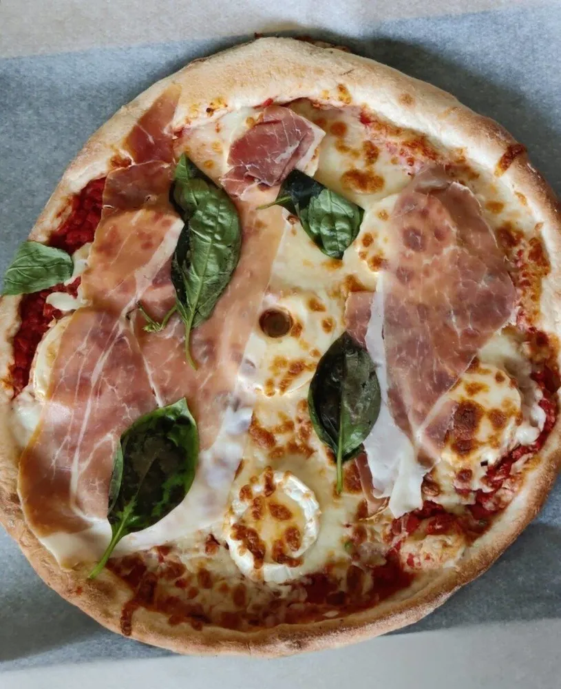 Pizza chèvre jambon