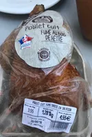 Poulet cuit fume traite en salaison