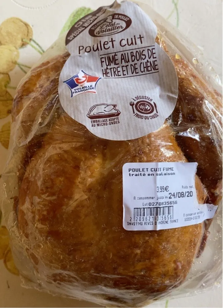 Poulet cuit fumé au bois deux êtres et de chaîne