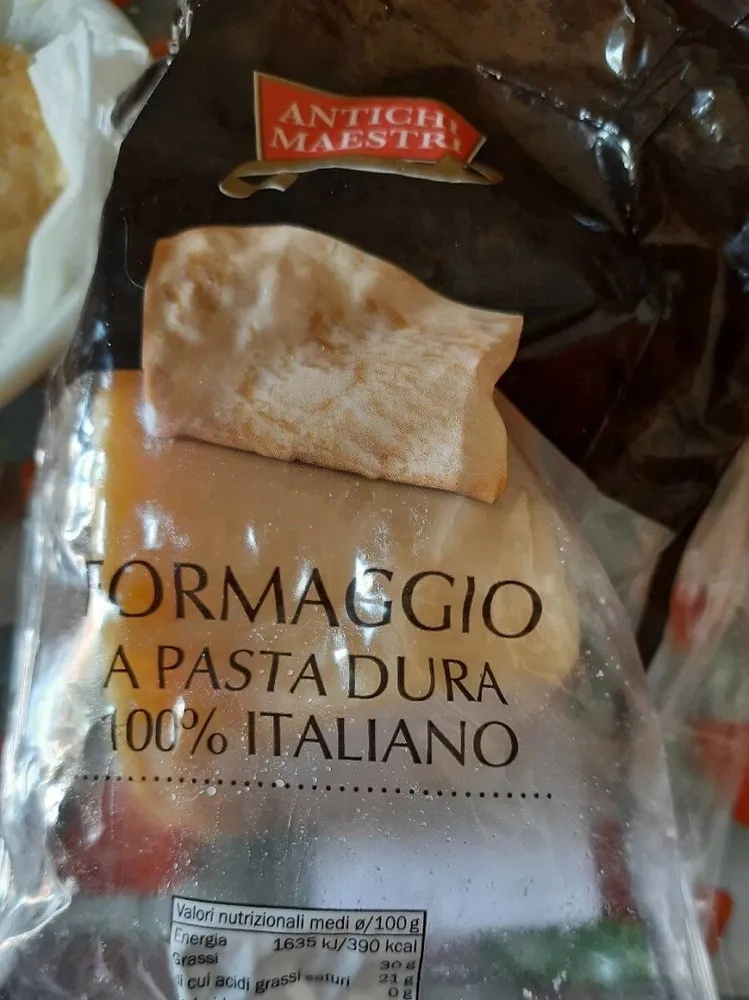 Formaggio a pasta dura