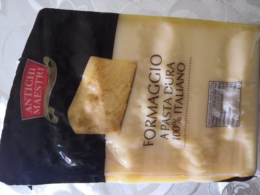 Formaggio a pasta dura