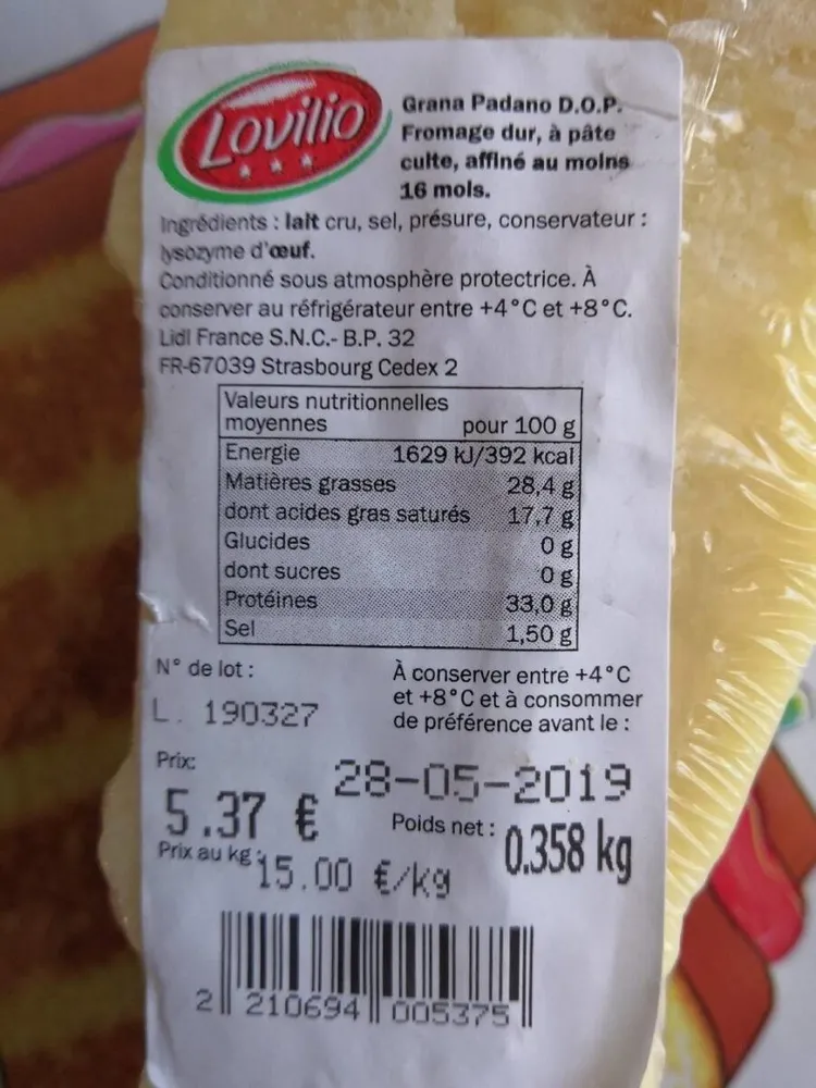 Grana Padano fromage dur à pâte culte affiné au moins 16 mois