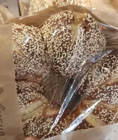 Laugenkranz Sesam