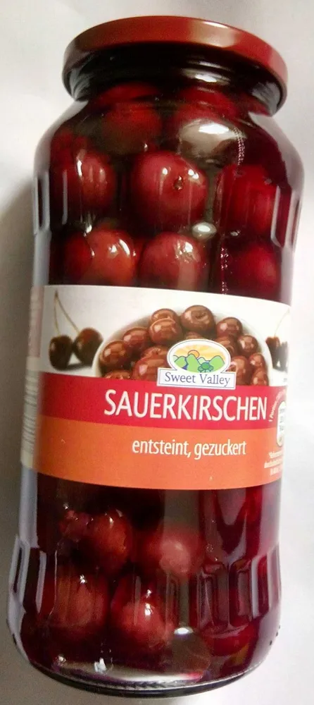 Sauerkirschen entsteint, gezuckert