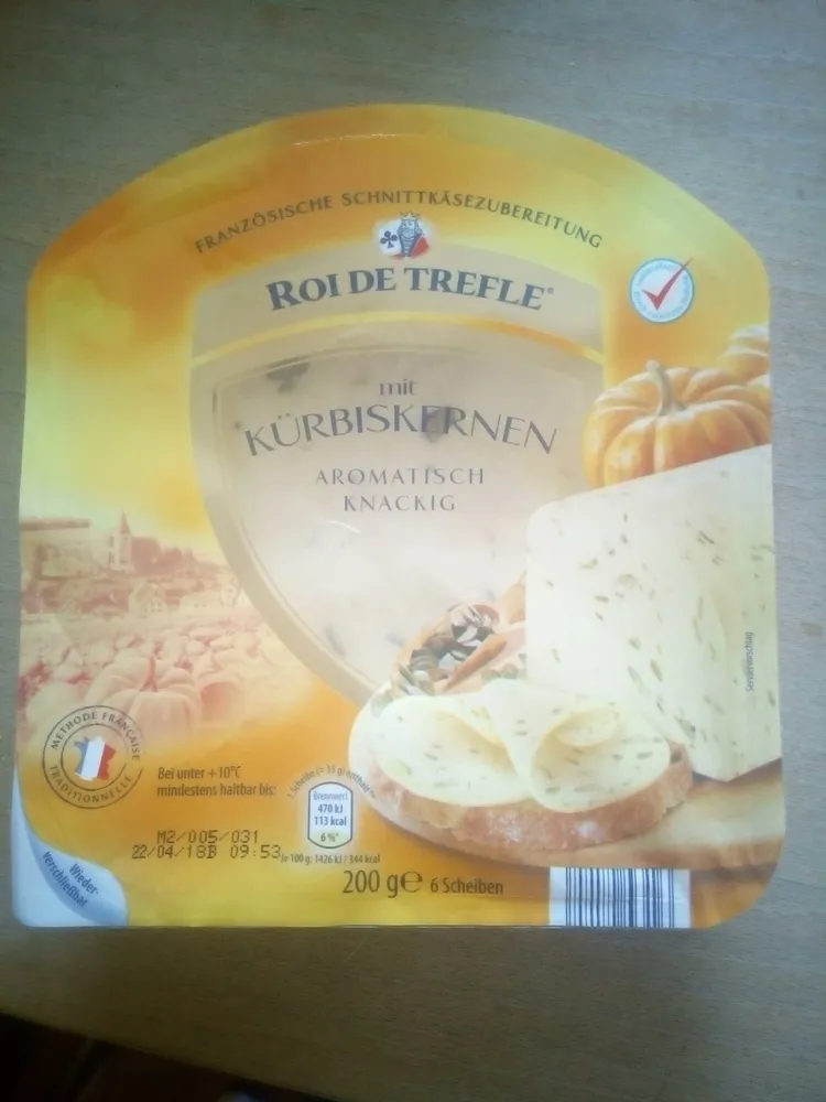Französische Schnittkäsezubereitung mit Kürbiskernen