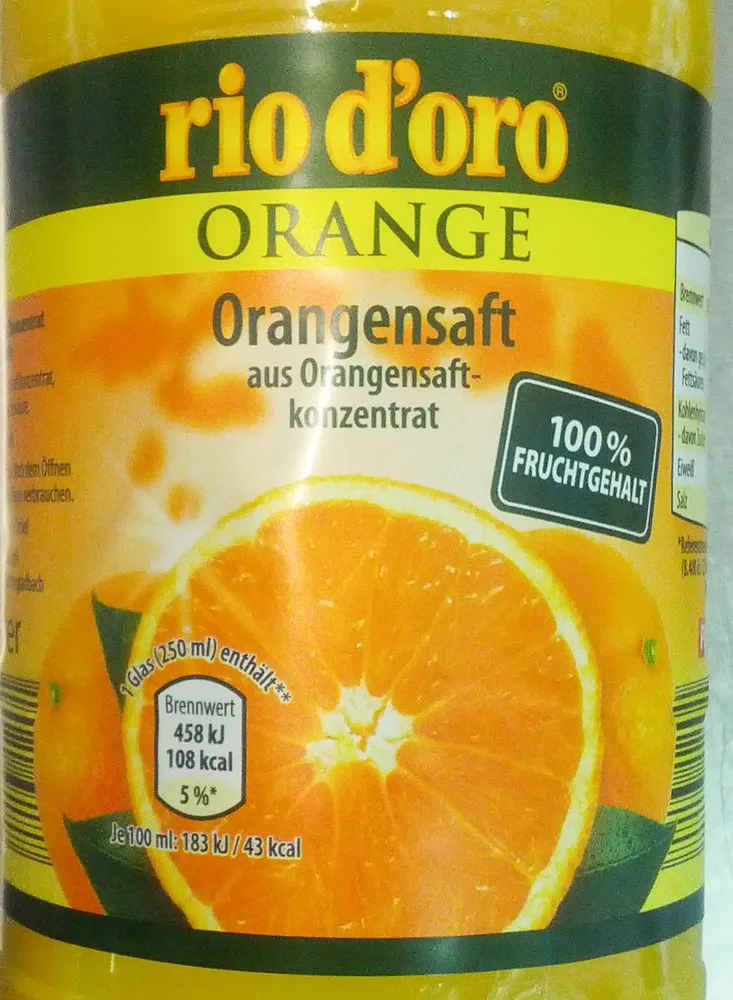 Orangensaft aus Orangensaftkonzentrat