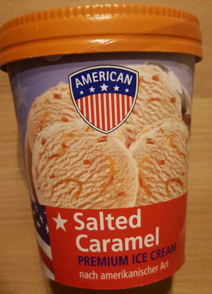American Premium Ice Cream (Chocolate Cookies, Salted Caramel, Macadamie Nut)