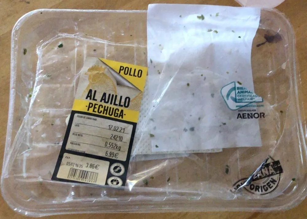 Pechuga de pollo al ajillo