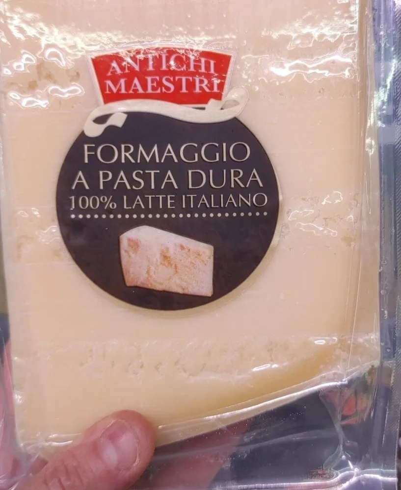 Formaggio a pasta dura