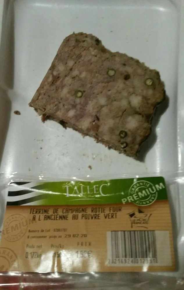 Terrine de campagne rôtie au four à l'ancienne au poivre vert