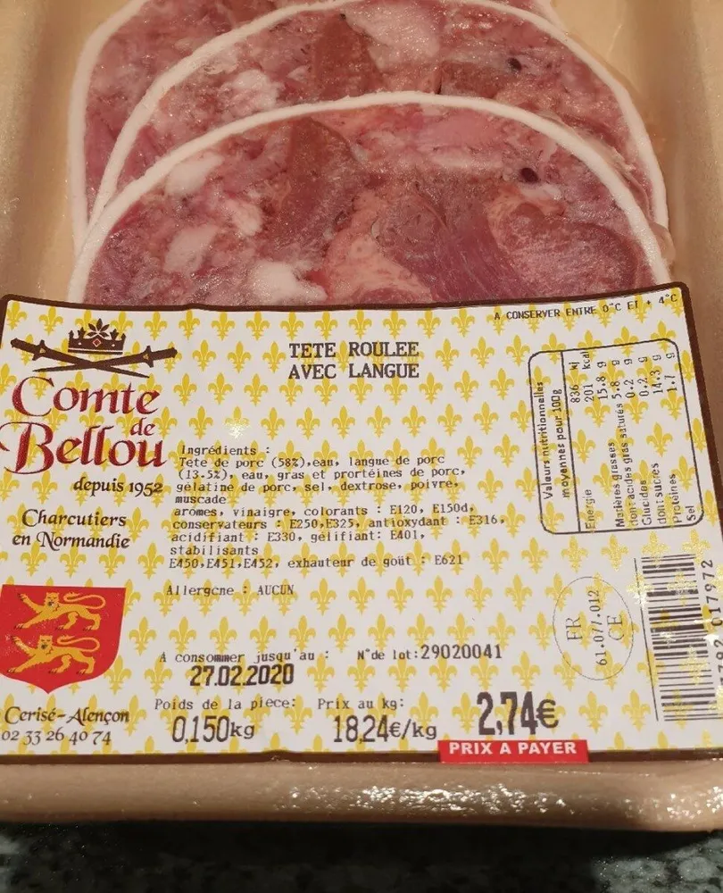 Tete roulée avec langue