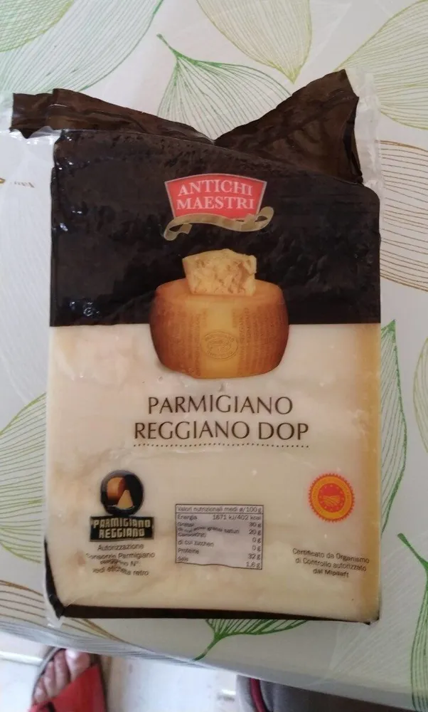 Parmigiano reggiano dop