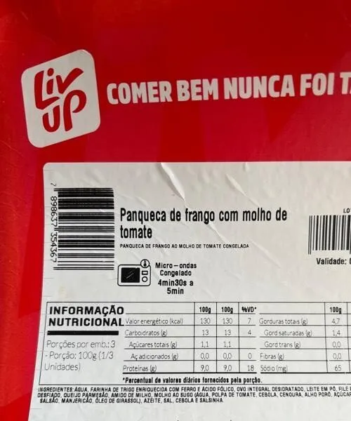 Panqueca de frango com molho de tomate