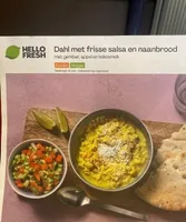 Dahl met frisse salsa en naanbrood