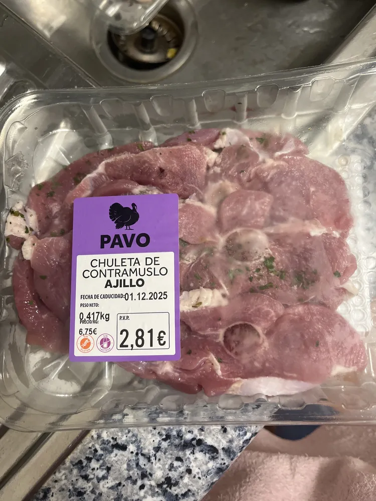 CHULETA DE CONTRAMUSLO AJILLO
