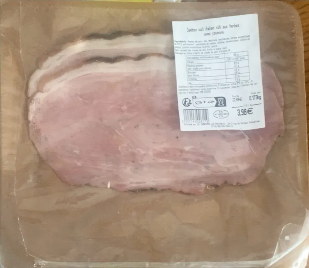 Jambon cuit italien aux herbes avec couenne