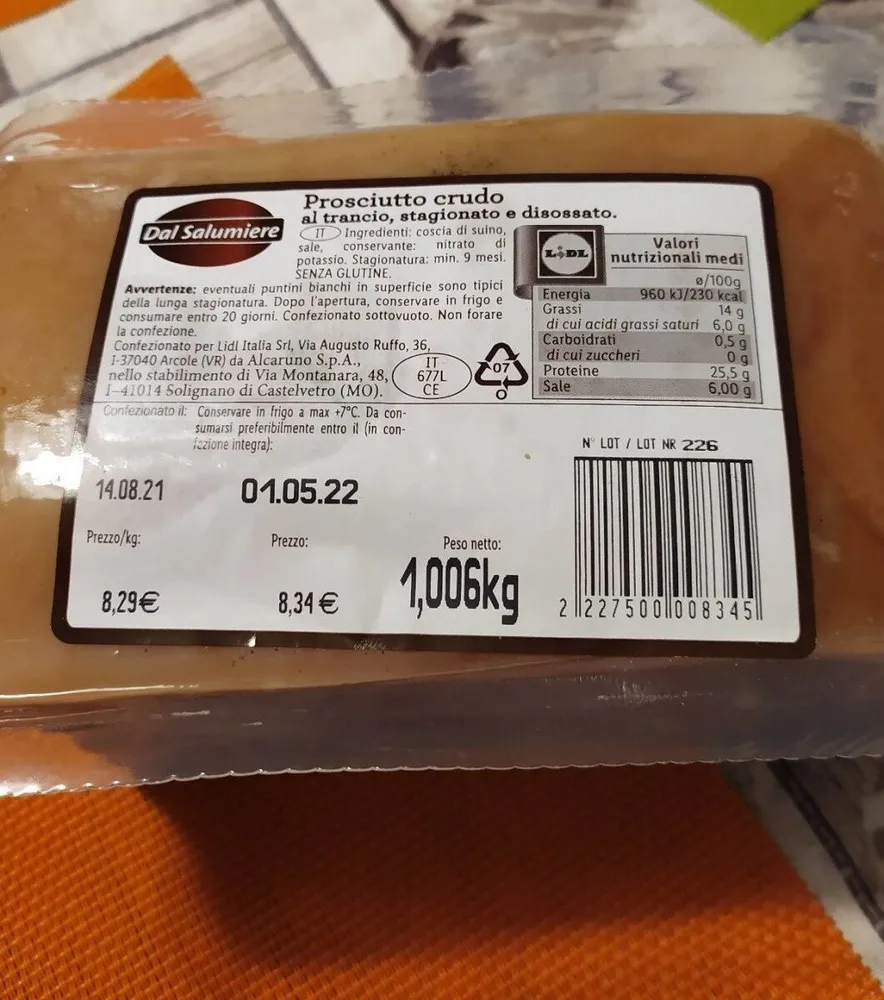 Prosciutto crudo al trancio stagionato e dissossato