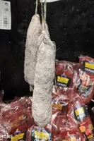 Saucisson de porc fumé de l'île de beauté
