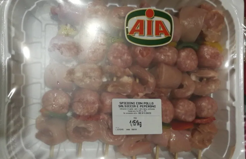 Spiedini con pollo salsiccia e peperoni