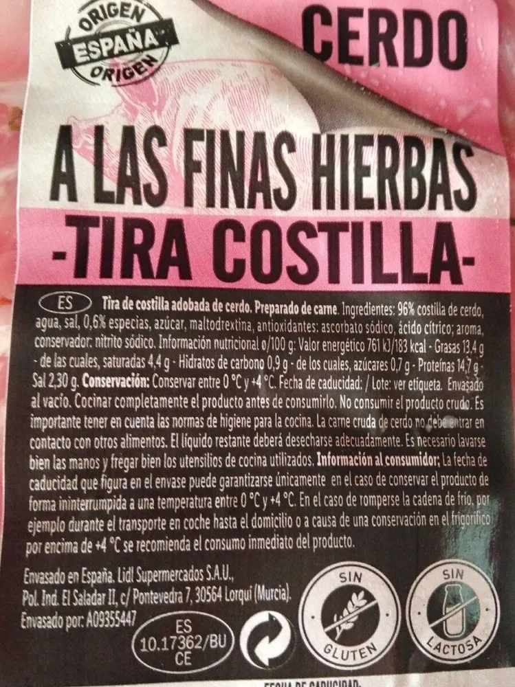Tiras de costilla a las finas hiervas