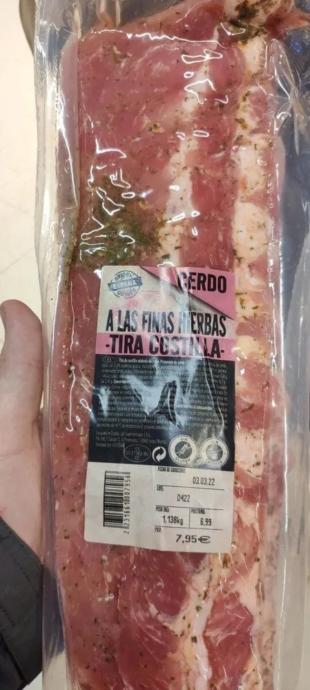 tira costillas a las finas hierbas