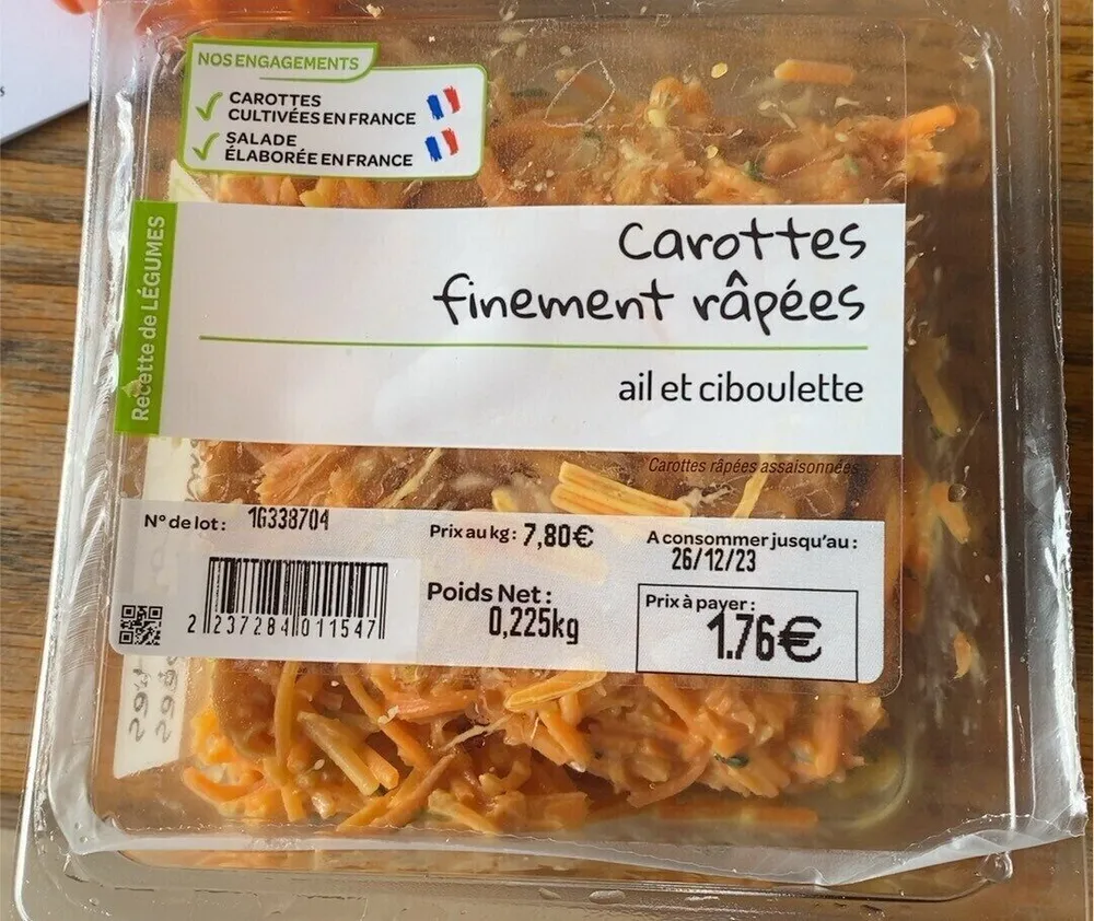 Carottes finement rapées ail et ciboulette