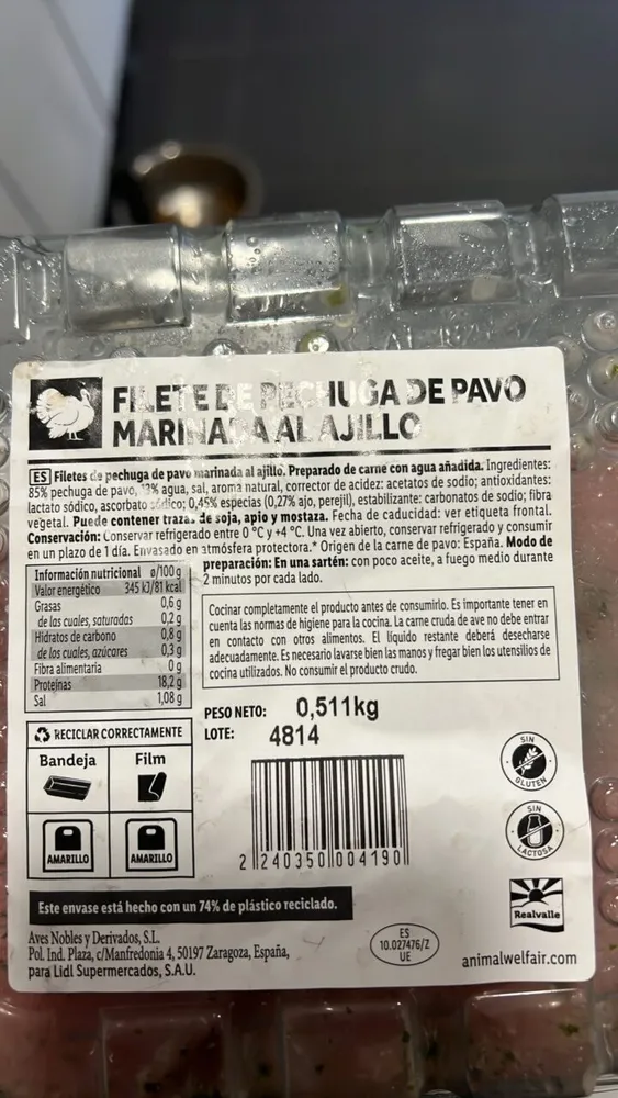 Filete de pechuga de pavo marinada al ajillo