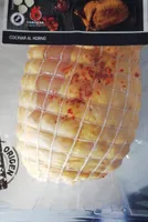 Pollo con queso de cabra y mermelada de tomate