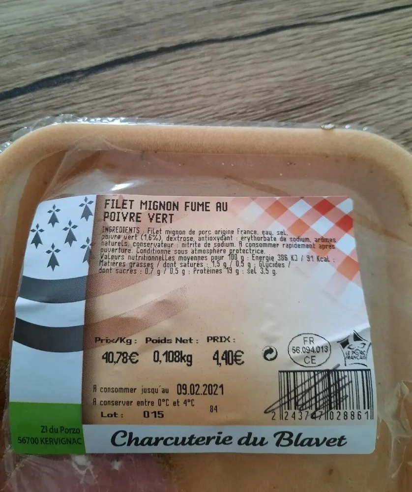 Filet mignon fumé au poivre vert