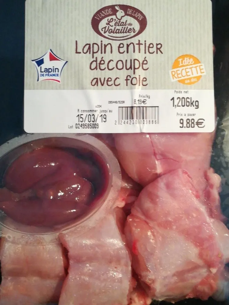 Lapin entier découpé