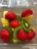 Salade de fruits ananas kiwi fraise