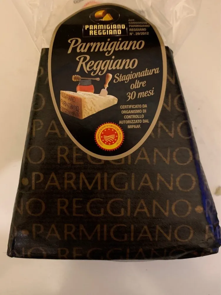 Parmigiano reggiano dop