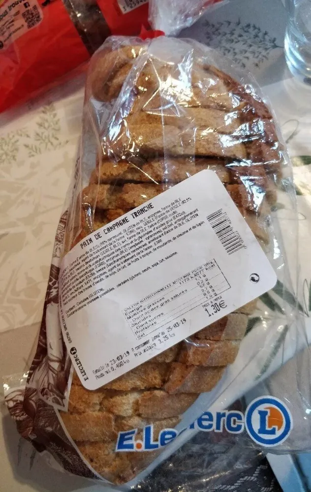 Pain de campagne tranché
