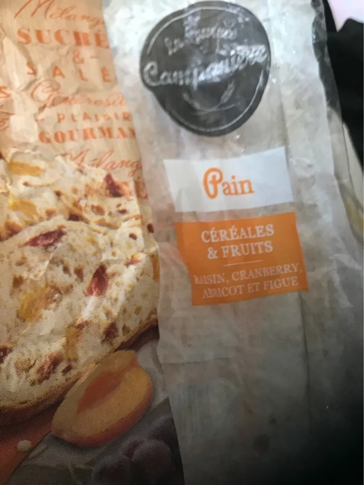 Pain céréales et fruits