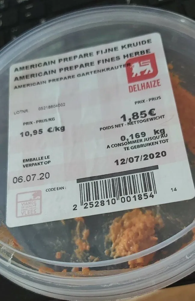 Américain préparer fines herbes