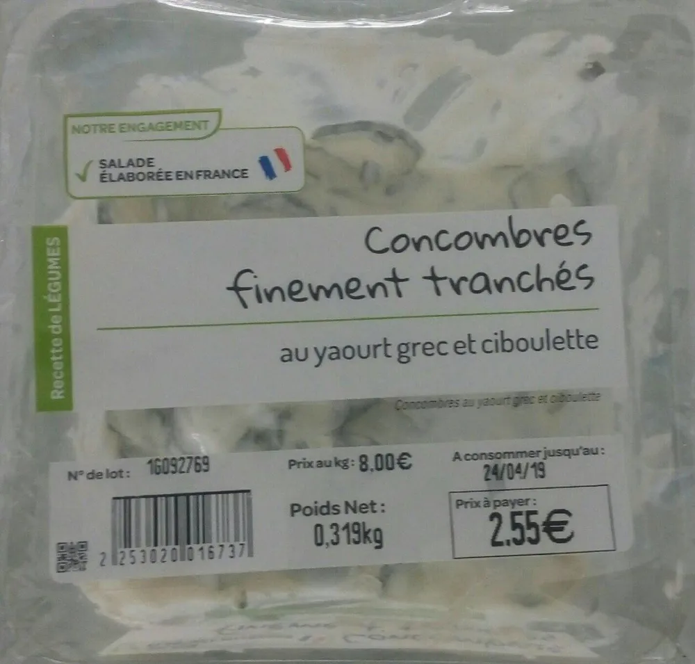 Concombres finement tranché
