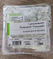 Concombres finement tranchés