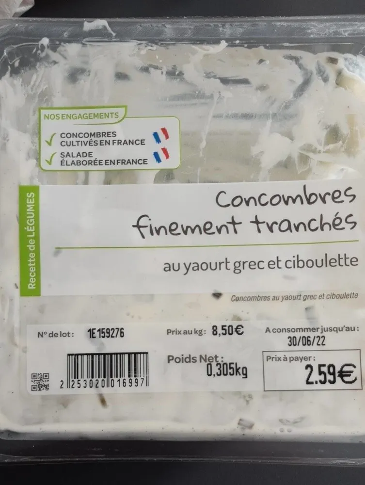 Concombres finement tranchés