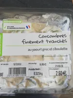Concombres finement tranchés